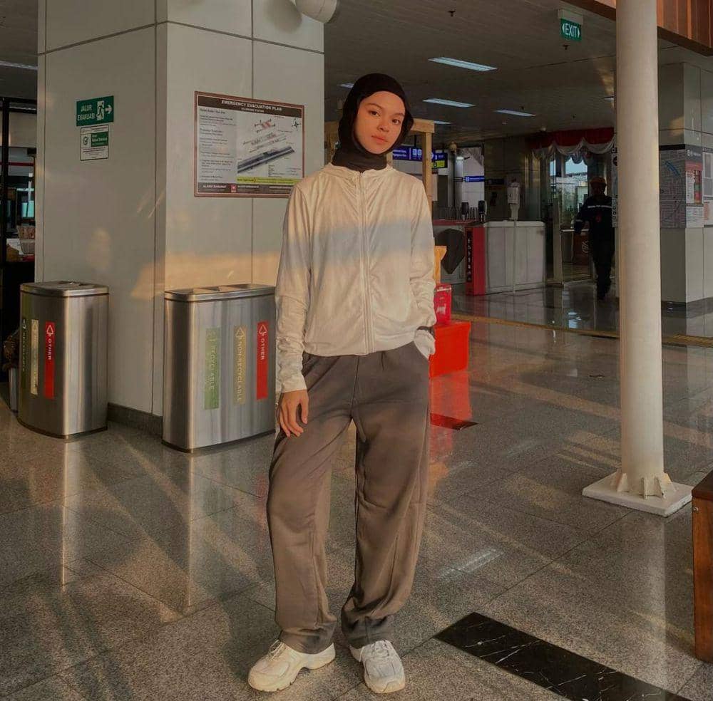 OOTD ala Syahla Alisya (instagram.com/syahlaali)