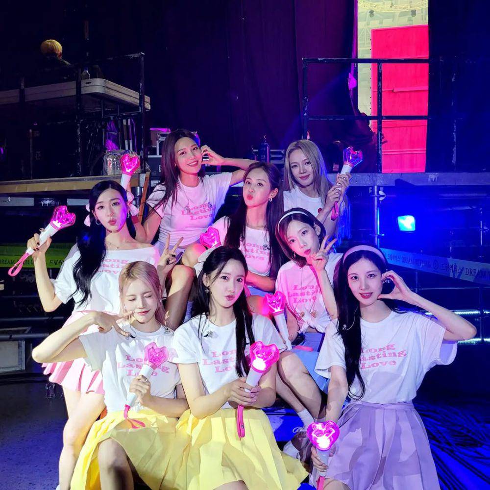 SNSD (instagram.com/girlsgeneration)