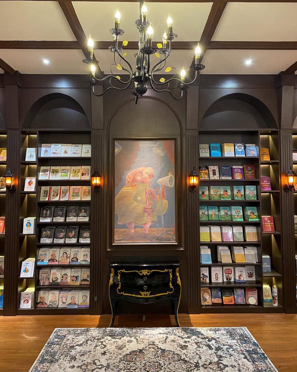 Solusi Buku Tempat Estetis Baca Buku dan Ngopi, Bikin Betah!