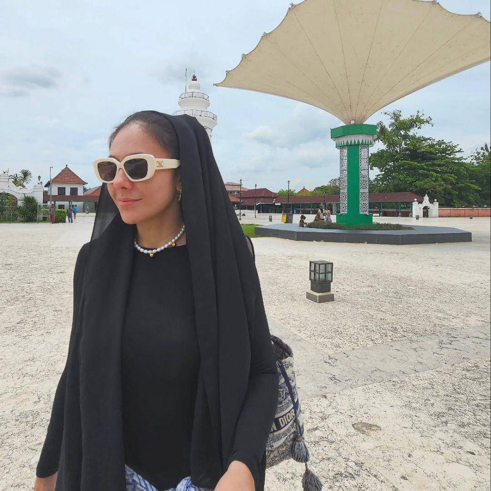 Wujlan Guritno di Masjid Agung Banten (instagram.com/wulanguritno)