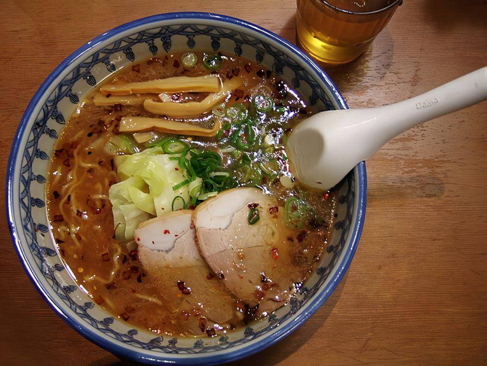 ilustrasi ramen hokkaido style (commons.wikimedia.org/Toby Oxborrow)
