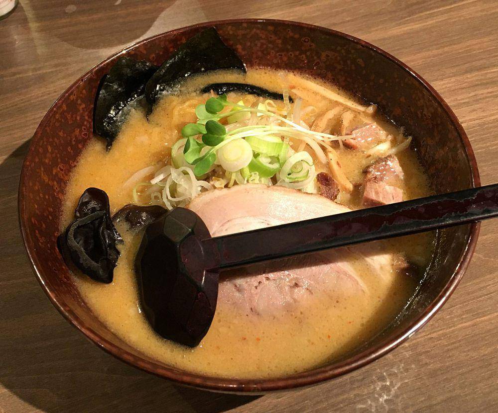 ilustrasi ramen kuah miso (commons.wikimedia.org/毒島みるく)