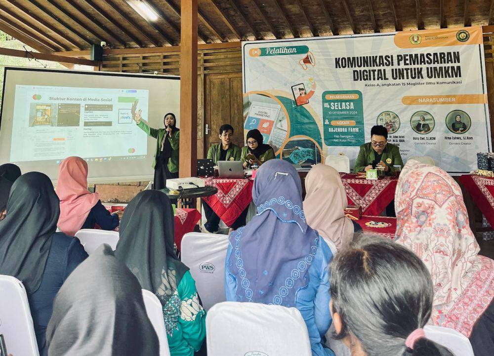 Edukasi pada pelaku UMKM di Dusun Trayu Kalurahan Ngargosari Kapanewon Samigaluh Kulonprogo tepatnya di Joglo Rajendra Farm. (Dok. Istimewa)