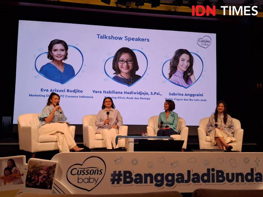 Press Conference Kampanye Cussons Baby #BanggaJadiBunda pada Selasa (10/12/2024) di Plaza Senayan. (IDN Times/Adyaning Raras))
