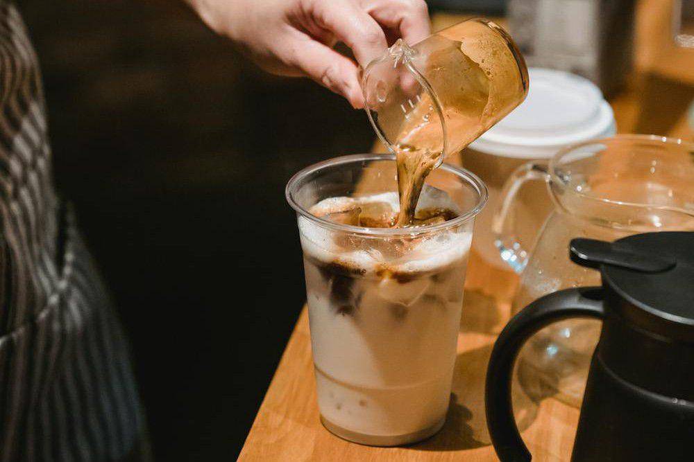 ilustrasi membuat cappucino cincau (pexels.com/Mizuno K)