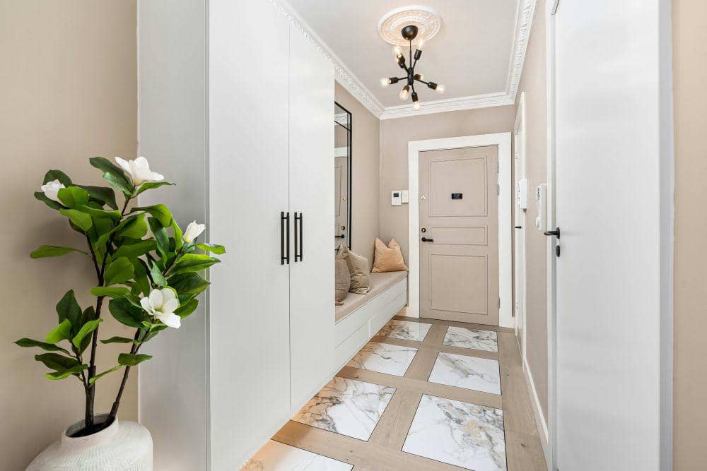 inspirasi tampilan entryway di rumah yang estetik (unsplash.com/Alex Tyson)