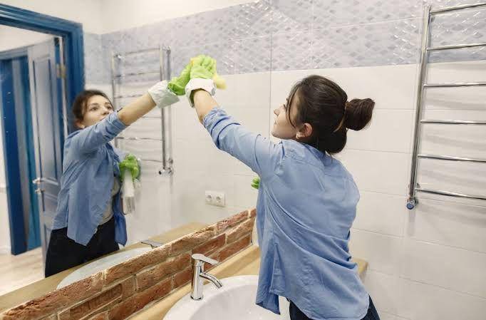 ilustrasi cleaning service (idebiz.id)