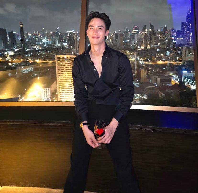 potret Tay Tawan (instagram.com/tawan_v)