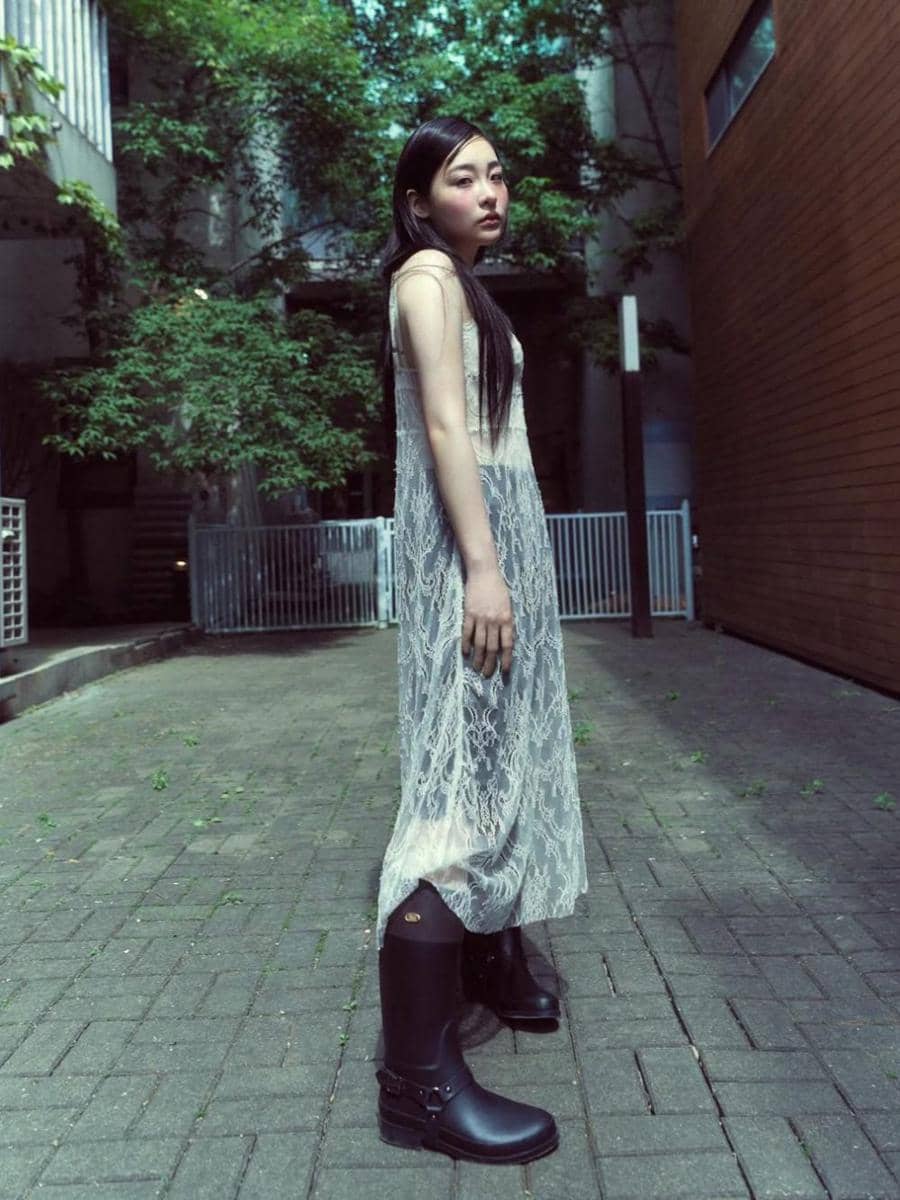 inspirasi outfit prom night ala Kim Min Ha (instagram.com/minhakim__)