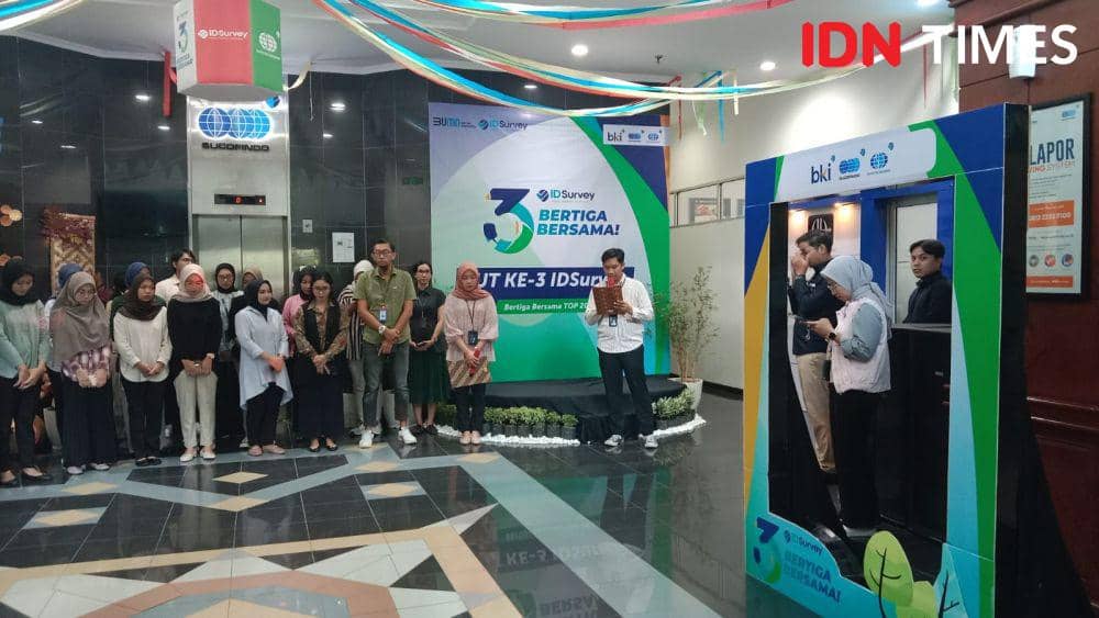 Perayaan HUT Ketiga ID Survey. (IDN Times/Fariz Fardianto)