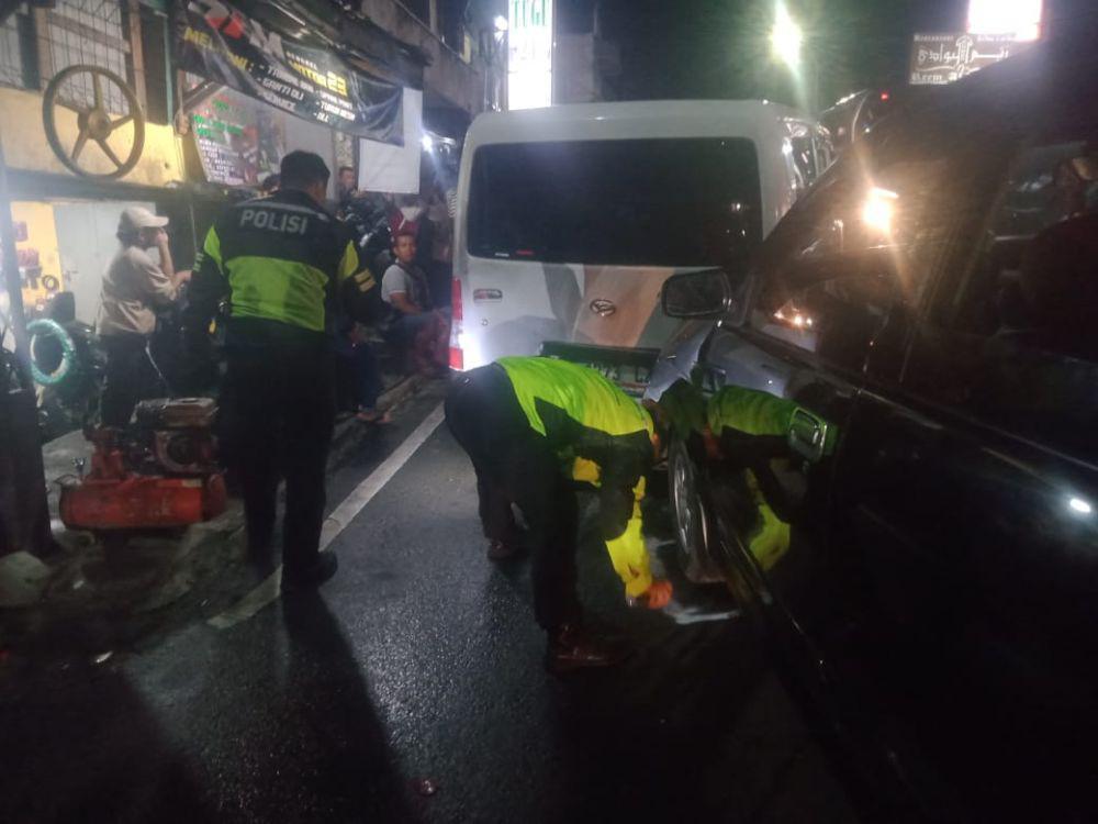 Rem Angkot Blong, 4 Kendaraan Terlibat Kecelakaan Beruntun di Puncak