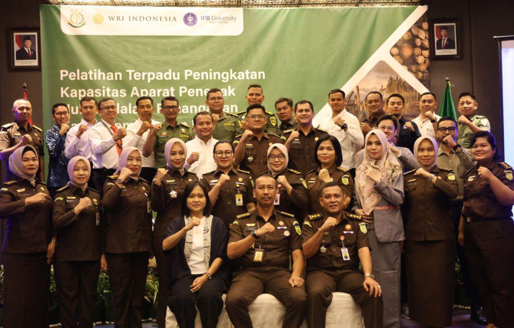 Penegak Hukum Ikuti Pelatihan DNA Forensik Kayu di Medan