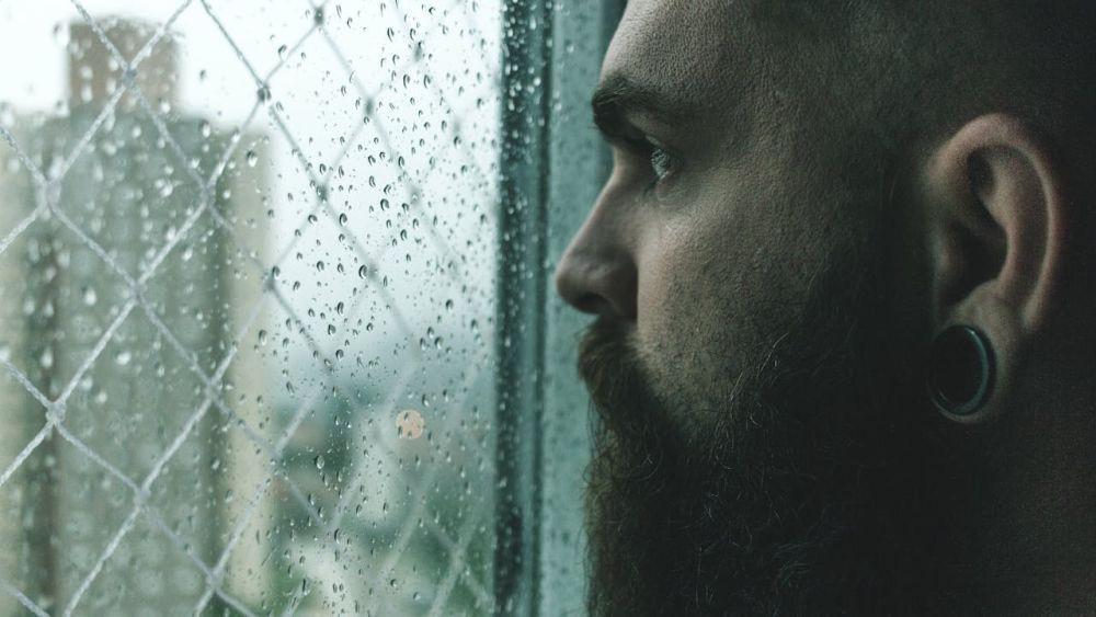 7 Tips Menjaga Kesehatan Mental saat Musim Hujan