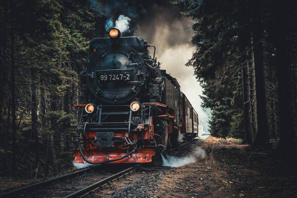 potret kereta (pexels.com / Mark Plötz)