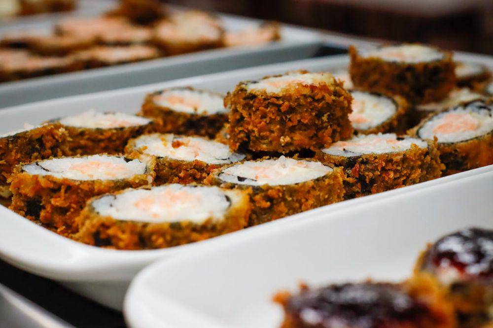 ilustrasi sushi isi tuna (pexels.com/Natan Machado Fotografia GastronĂ´mica)