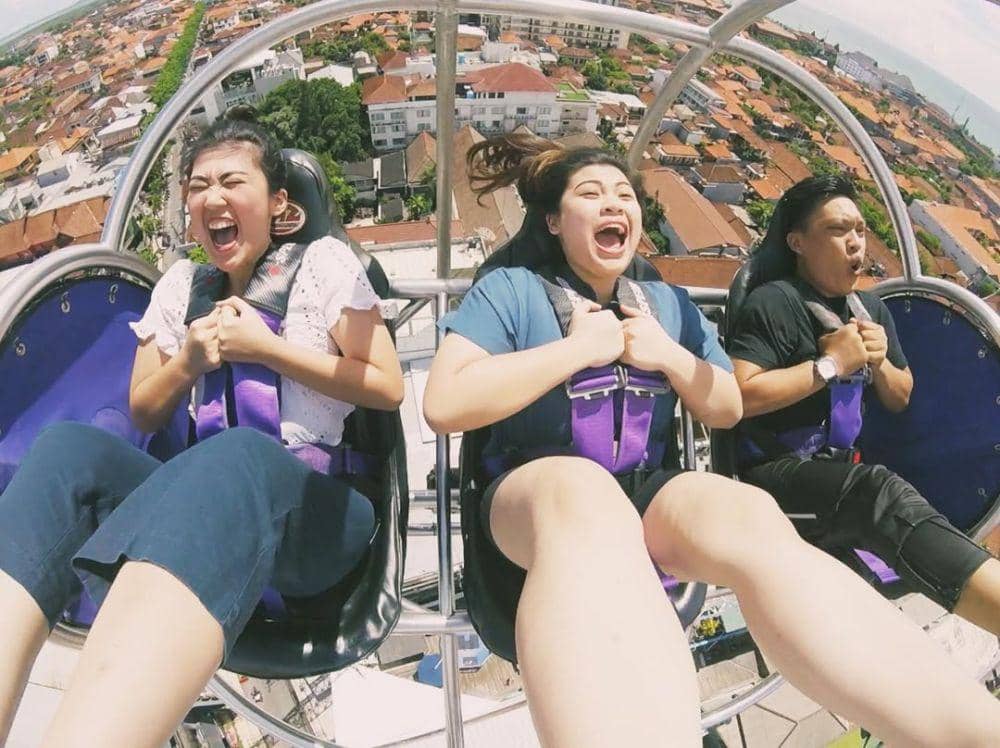 Potret wisatawan naik wahana ekstrem di 5GX Bali