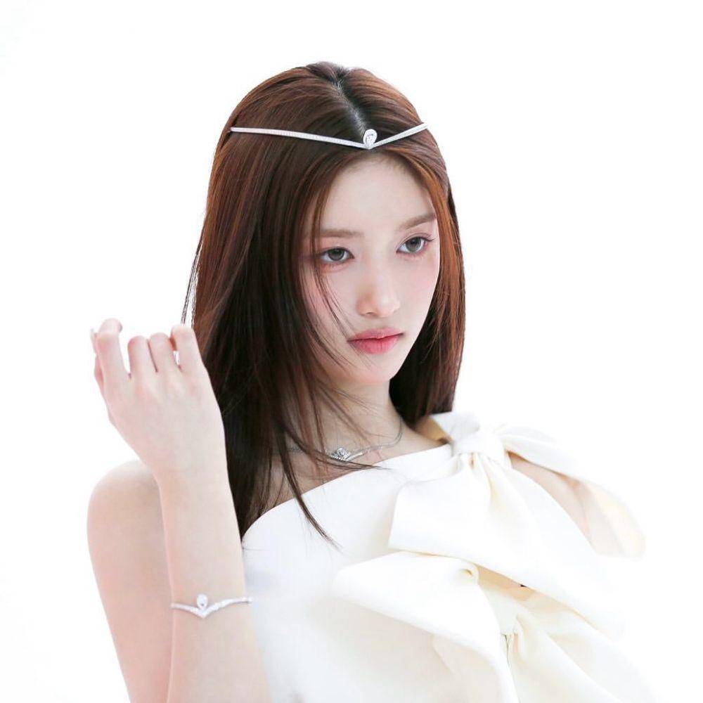 Leeseo IVE (instagram.com/eeseooes)