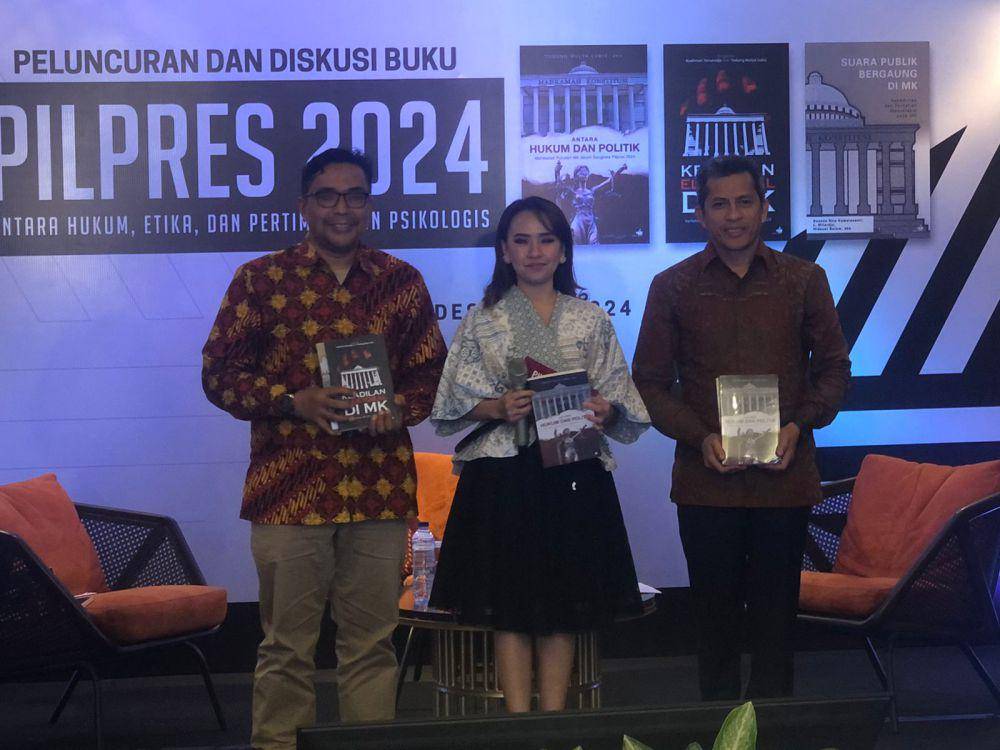 Launcing buku Todung Mulya Lubis di Padang (Foto: IDN Times/Halbert Caniago)