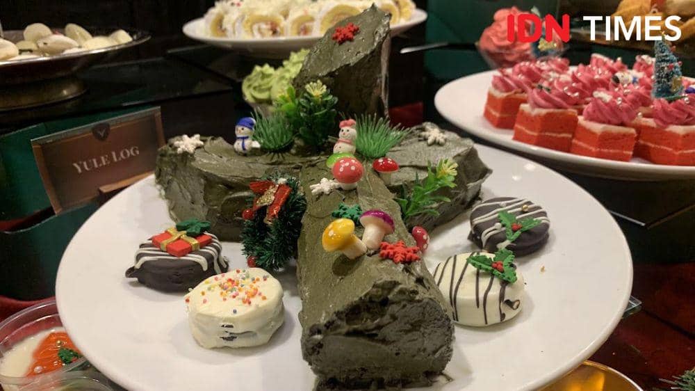 Potret yule log cake yang disajikan di The Southern Hotel Surabaya