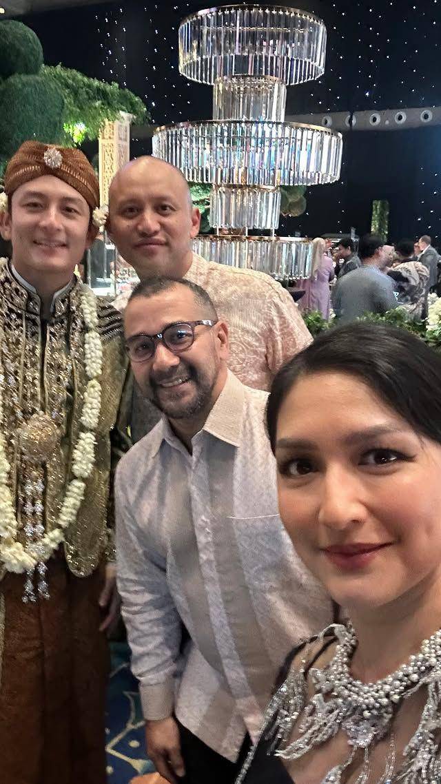 artis di ngunduh mantu Rio Haryanto dan Athina (Instagram.com/anandamikola27)