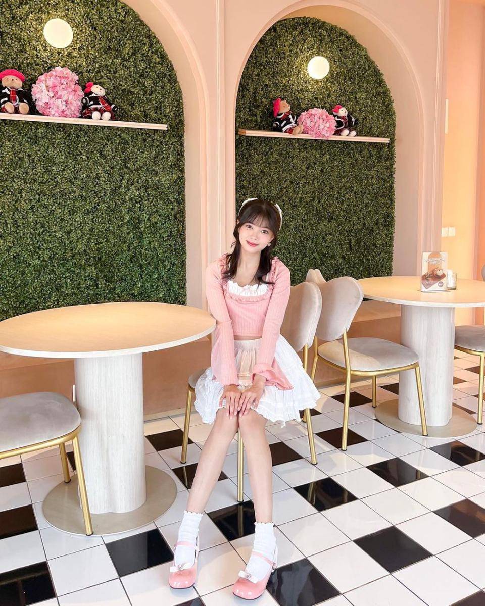 OOTD bertema pink ala Fiony JKT48 (instagram.com/jkt48.fiony)