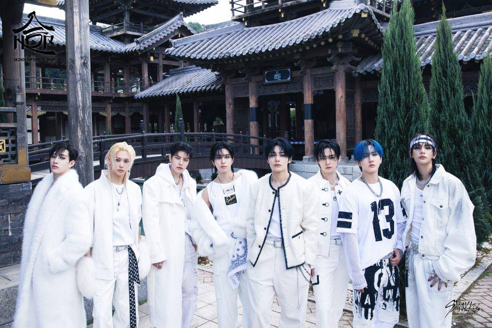 Stray Kids (x.com/Stray_Kids)