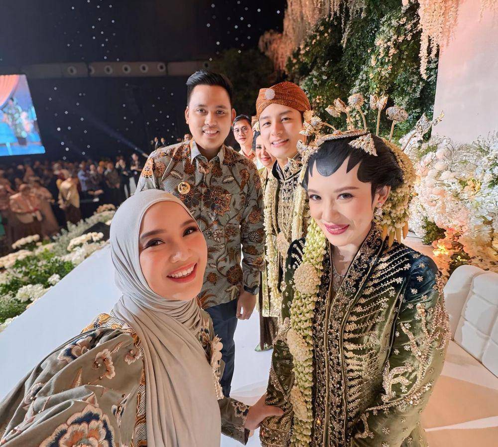 artis di ngunduh mantu Rio Haryanto dan Athina (Instagram.com/chafrederica)