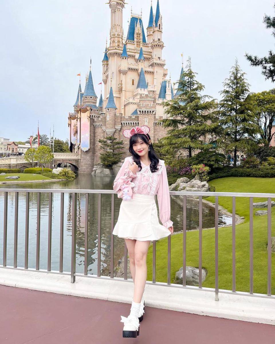 OOTD bertema pink ala Fiony JKT48 (instagram.com/jkt48.fiony)