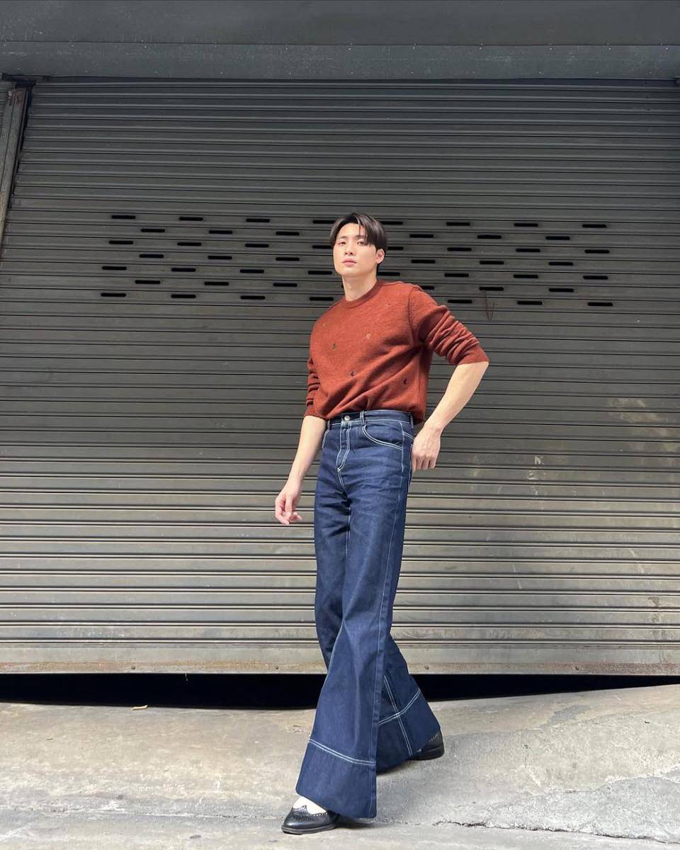 outfit baggy jeans ala Mean Phiravich (Instagram.com/m34nismind)