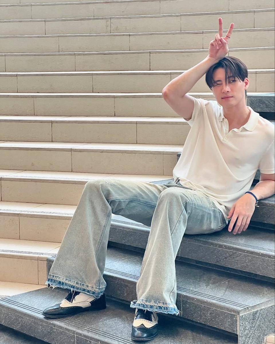 outfit baggy jeans ala Mean Phiravich (Instagram.com/m34nismind)