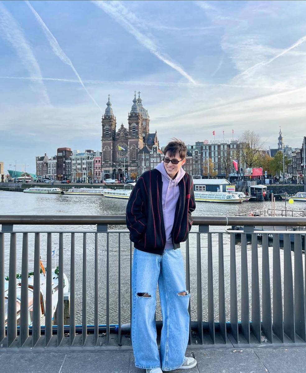 outfit baggy jeans ala Mean Phiravich (Instagram.com/m34nismind)