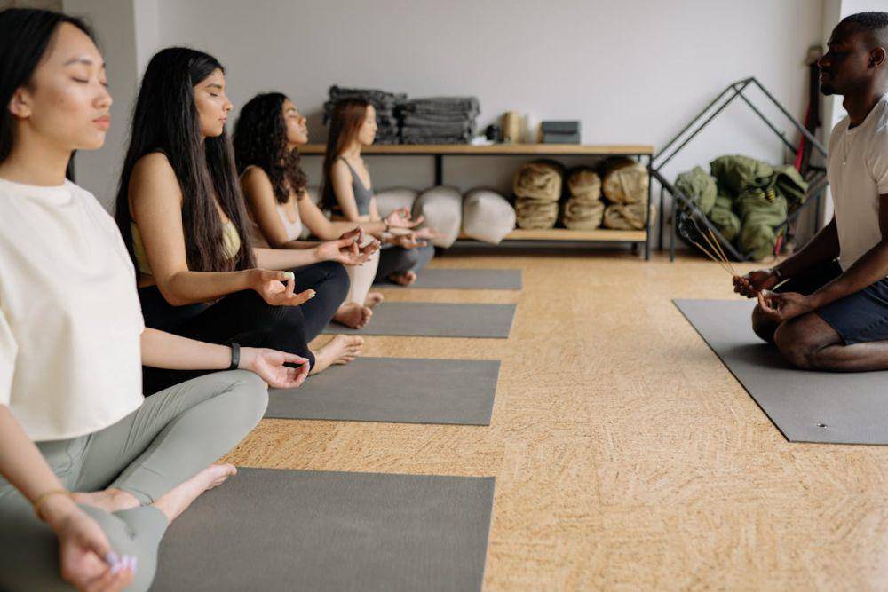 ilustrasi focussed meditation (pexels.com/Yan Krukau )