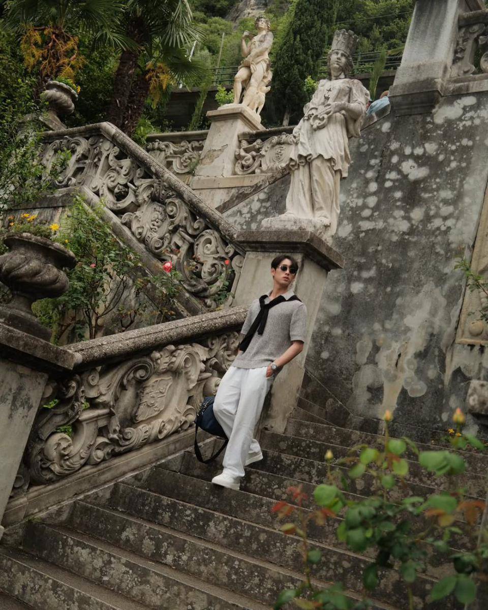 outfit preppy style ala Est Supha (instagram.com/est_rvp)