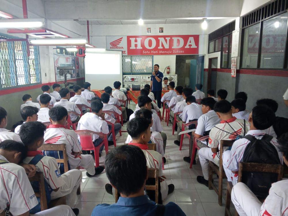 SMKS GKPS 2 Pematangsiantar Ikut Seminar Smart Technology