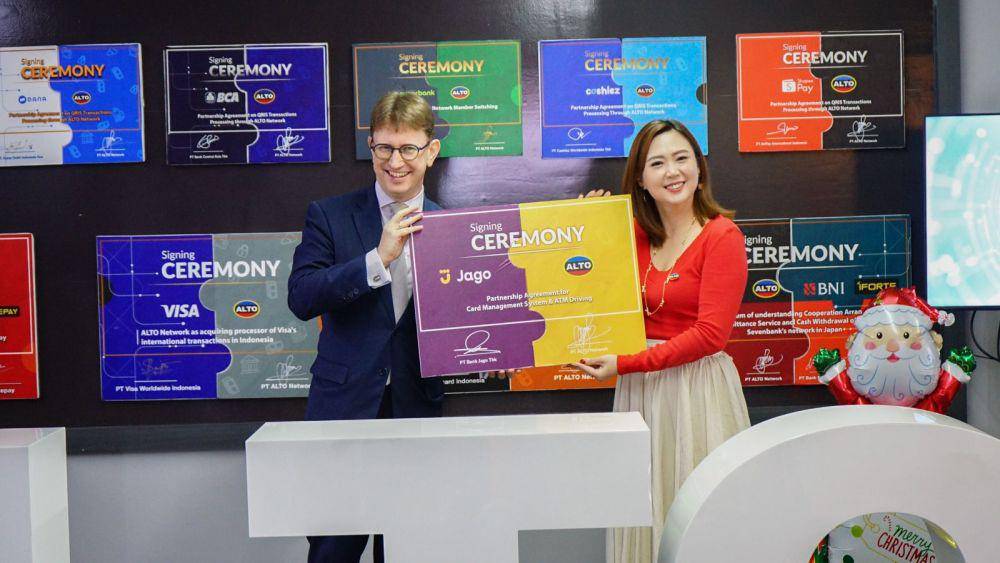 Direktur Utama Bank Jago, Peter dan CEO ALTO Network, Gretel Griselda (Dok ALTO)