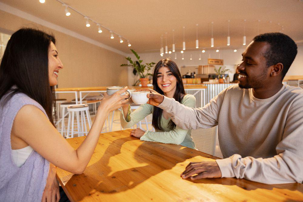 4 Tips Menjaga Pola Makan Sehat meski Sering Nongkrong