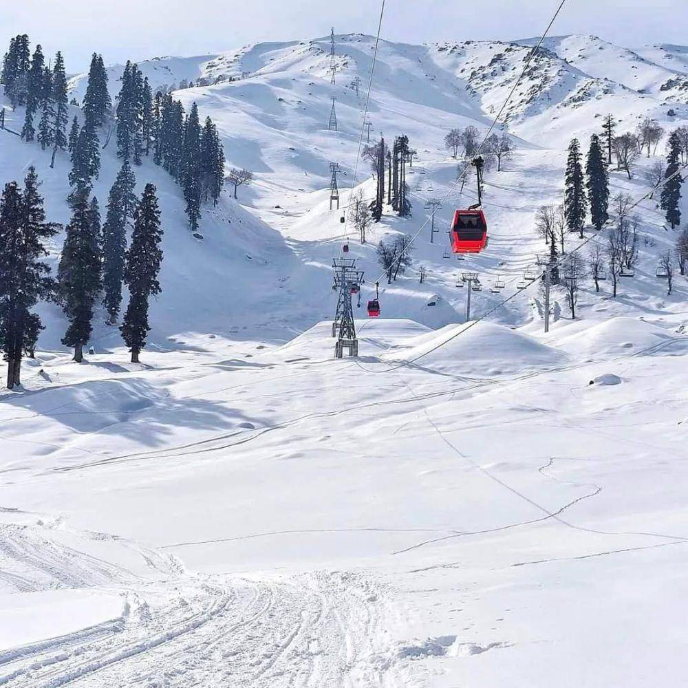 Gulmarg, India (instagram.com/gulmargskiresort)