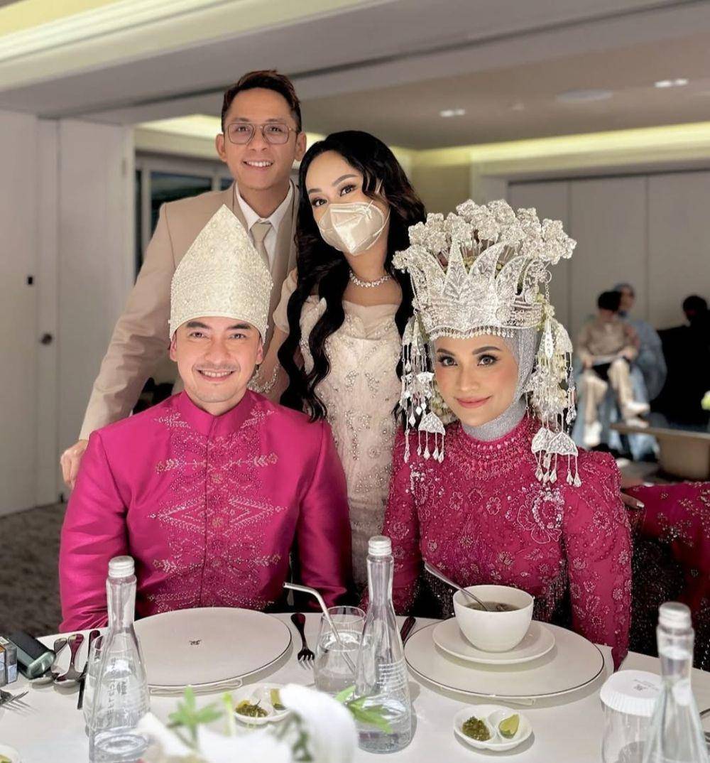 Resepsi pernikahan Zumi Zola dan Putri Zulhas. (Instagram.com/zitaanjani)