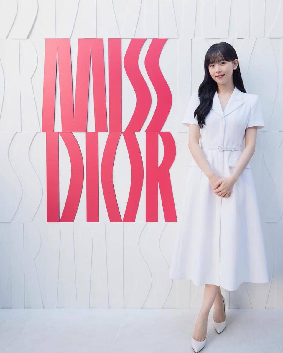 inspirasi dress putih Natal ala Kang Hanna (instagram.com/k_hanna_)