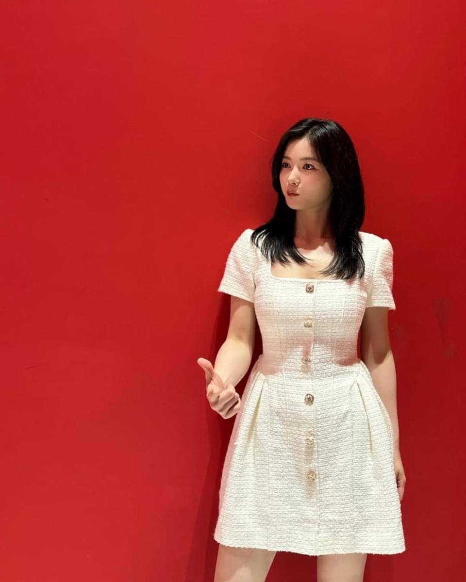inspirasi dress putih Natal ala Kim Yoo Jung (instagram.com/you_r_love)