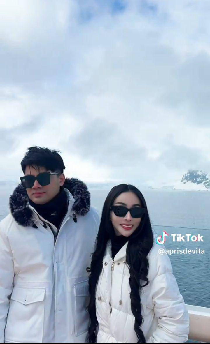 Apris dan Guntur Triyoga di Antartika (tiktok.com/aprisdevita)