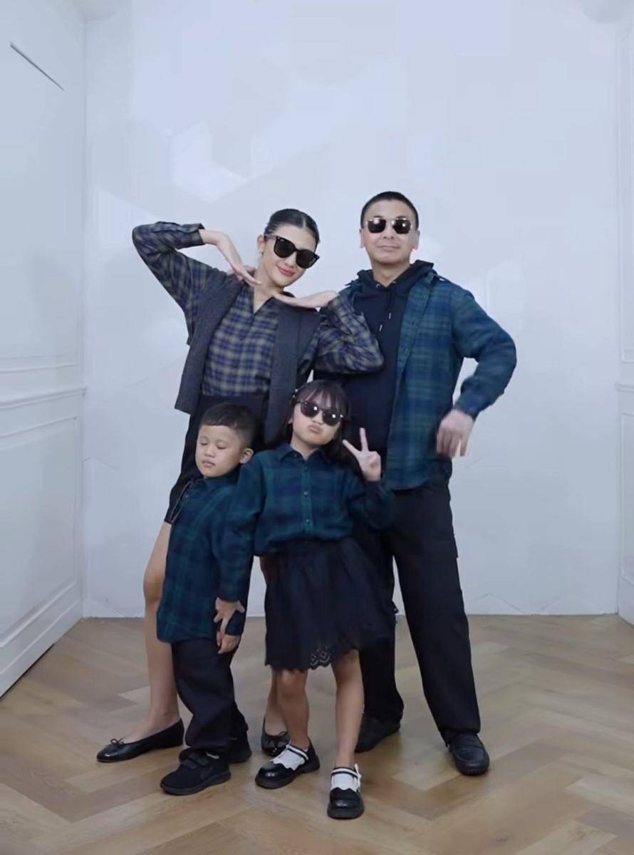 OOTD keluarga Raditya Dika (instagram.com/anissaaziza)