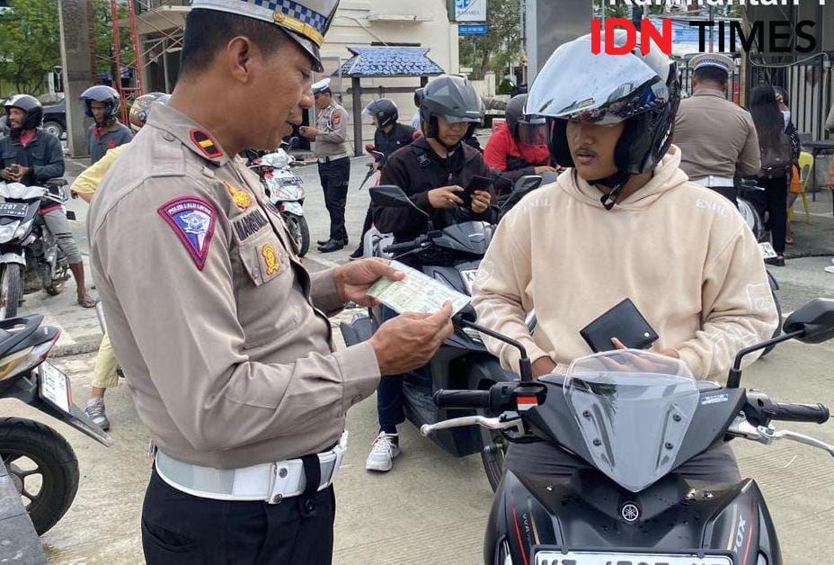 Berapa Denda Tilang Tidak Bawa SIM dan STNK? Ini Kisarannya