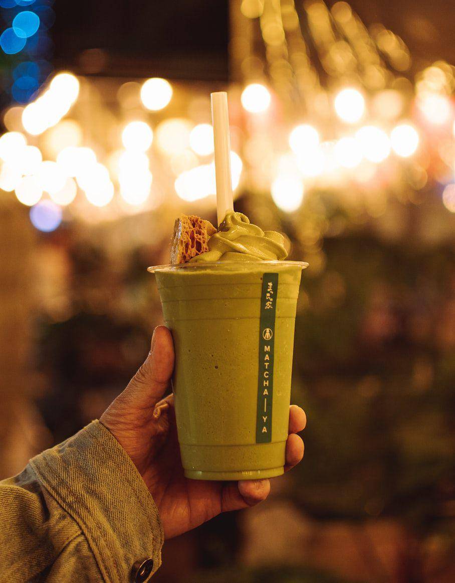 ilustrasi matcha frappe (unsplash.com/Laura Barry)
