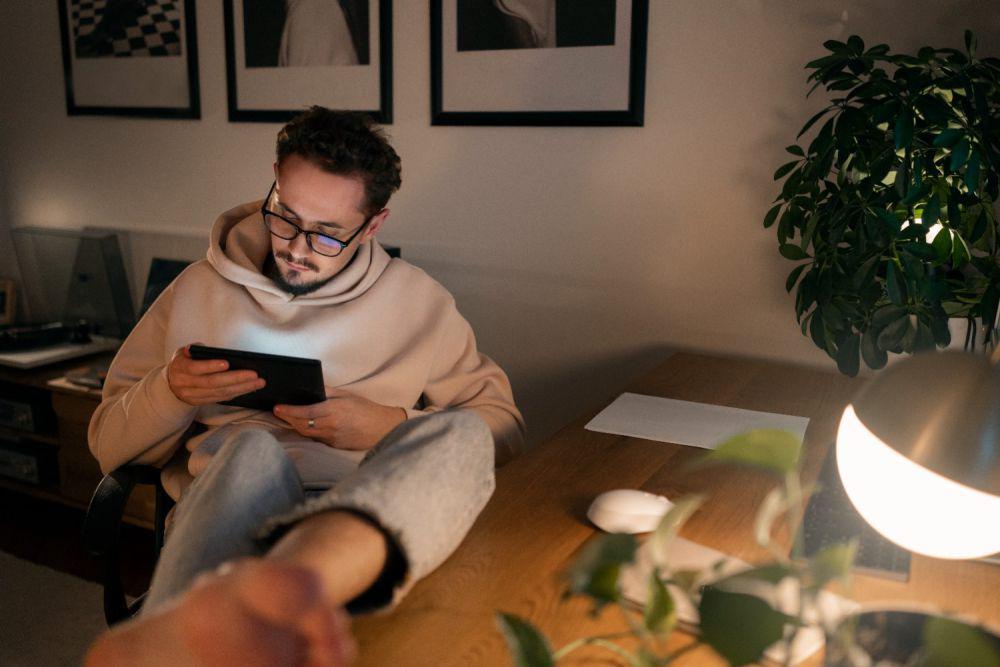 5 Alasan Work Life Balance Bisa Hancur Akibat Sosial Media