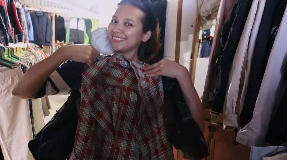Indah Permatasari Thrifting Baju (YouTube,com/Indah Permatasari)