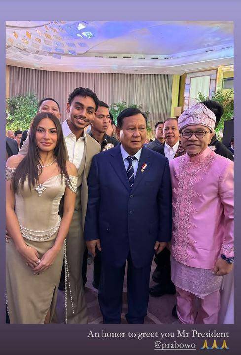 artis di resepsi Putri Zulhas dan Zumi Zola (Instagram.com/valerieethomas)