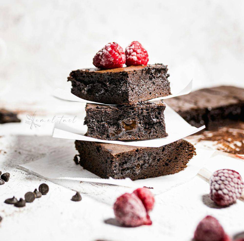 ilustrasi chocolate cake (pexels.com/Emel Ukav)
