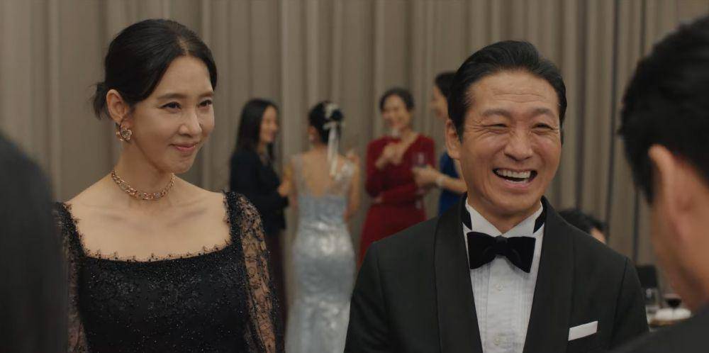 Oh Hyun Kyung dan Choi Kwang Il di drama When the Phone Rings (Dok. Netflix/When the Phone Rings)