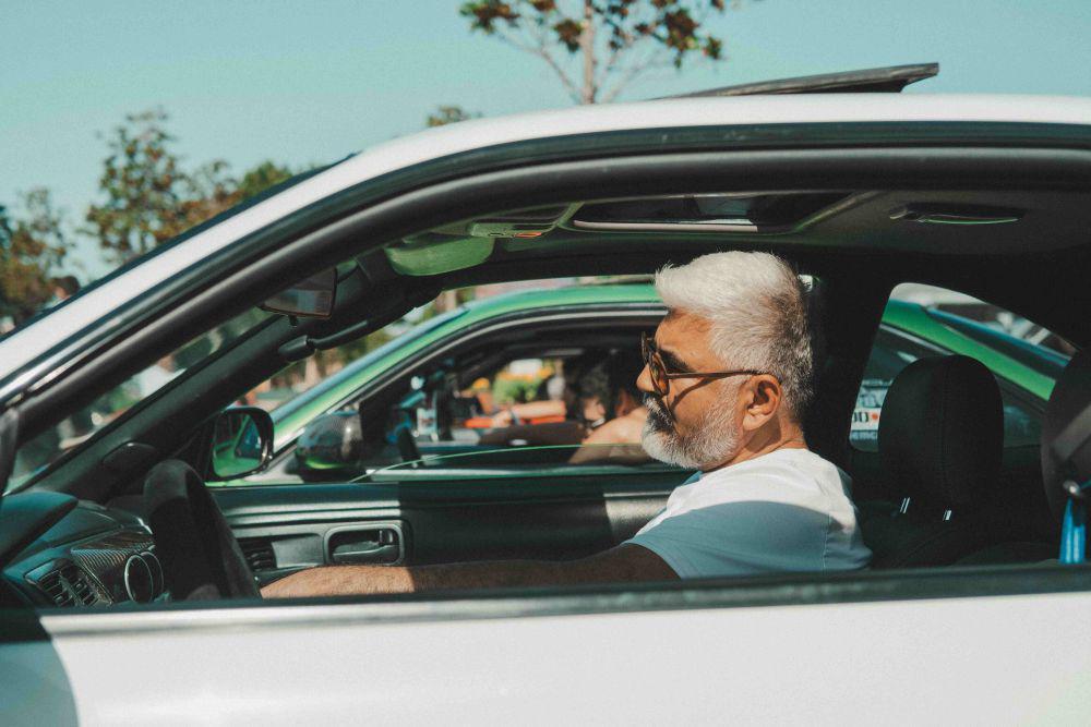 Waspada Blind Spot! 5 Tips Menghindari Kecelakaan Saat Mengemudi